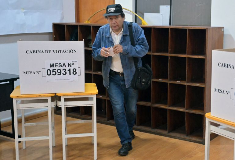 Peru polls open in Keiko Fujimori, Roberto Sanchez presidential runoff