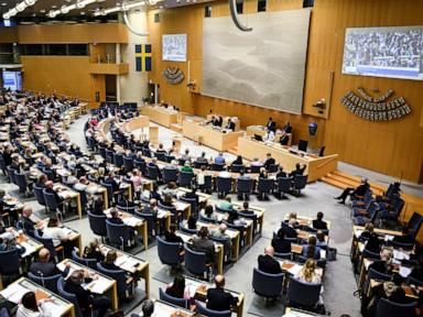 Sweden requires public workers to report migrants not authorized to live there