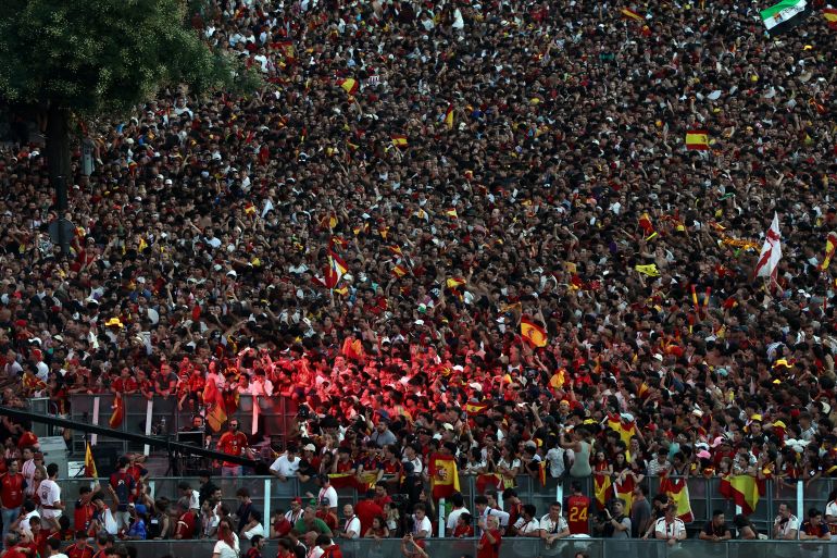 World Cup champions Spain return to royal welcome, parade through Madrid