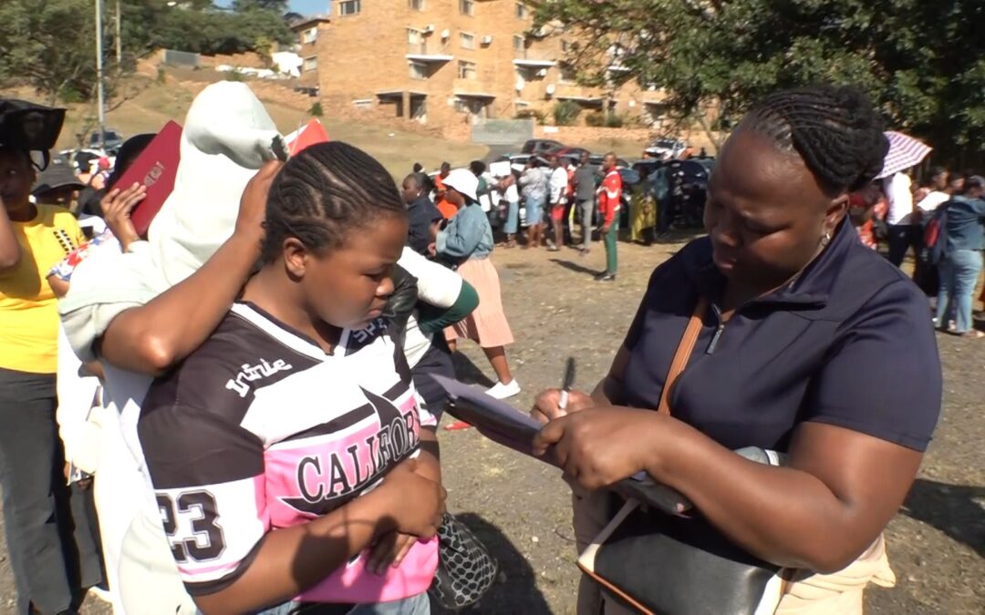 South Africans line up for jobs after exodus of foreign workers