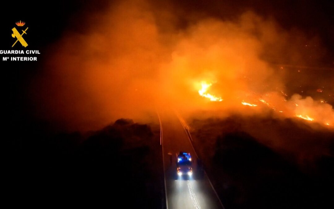 Drone video shows scale of major wildfire in northern Spain