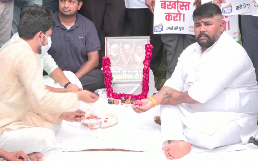 Congress Party holds ‘funeral’ for India PM Modi and cabinet ministers