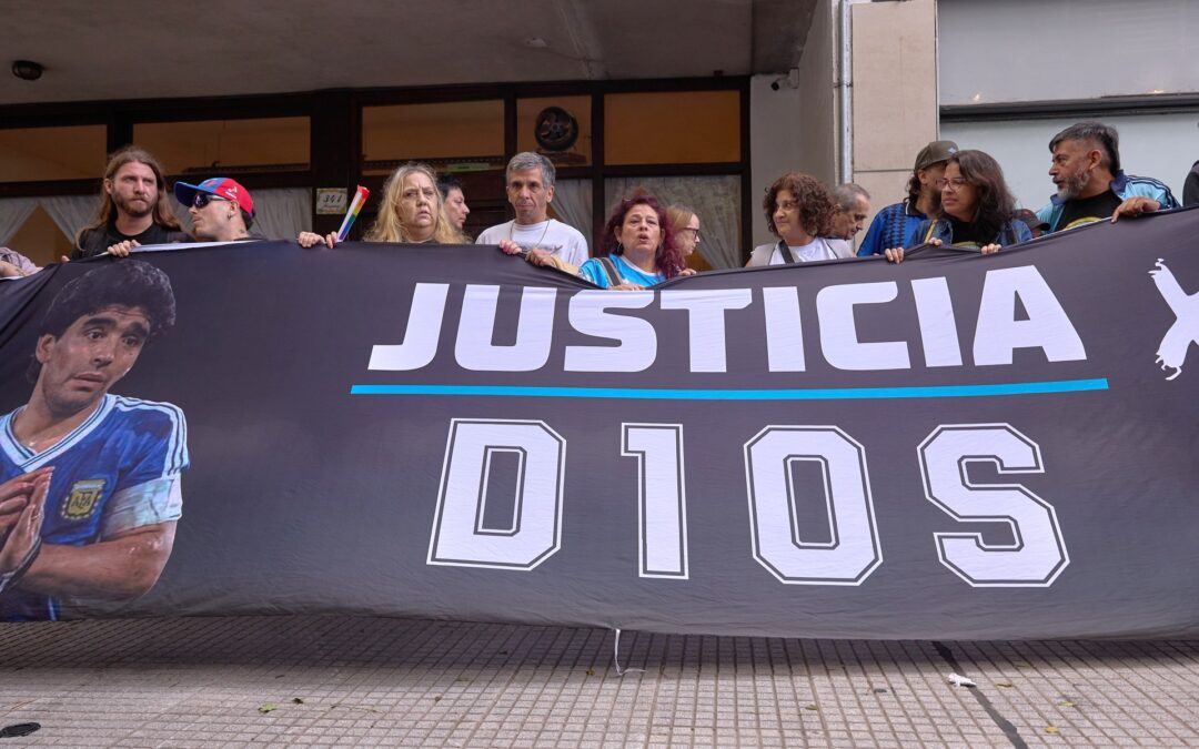Diego Maradona’s doctors missed renal red flag, Argentinian court told