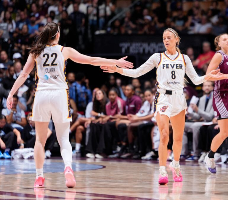 Kelsey Mitchell ties WNBA scoring record in Fever win over Tempo