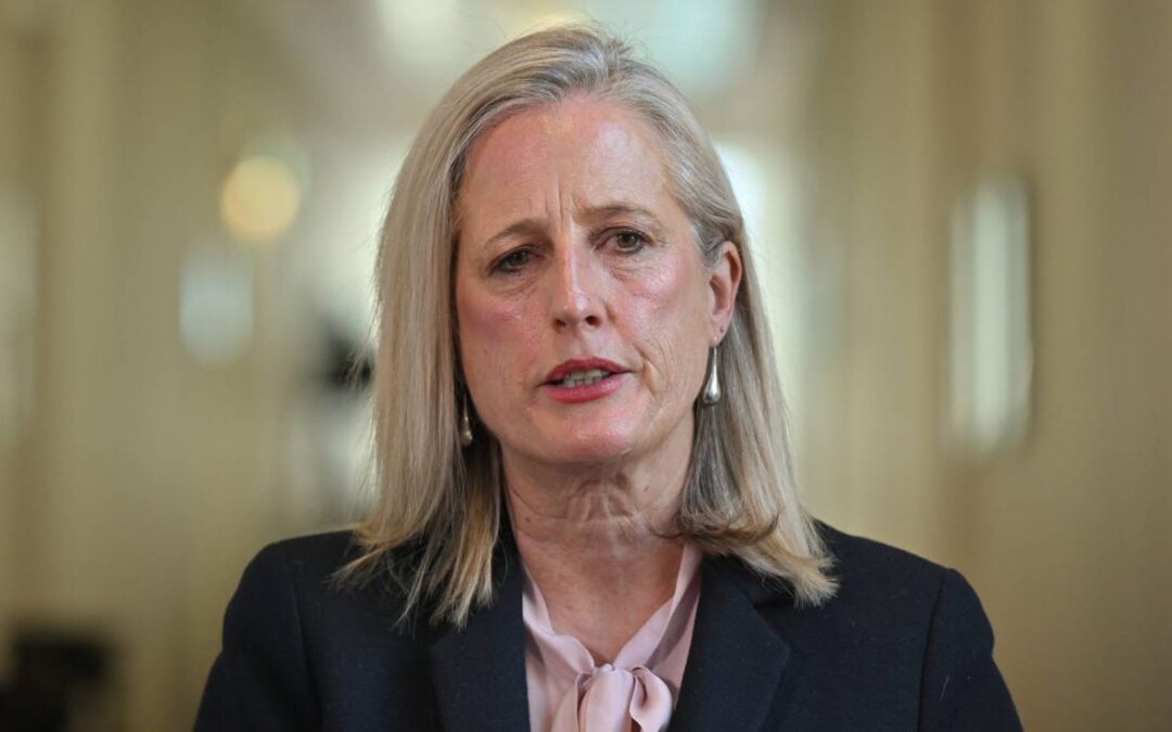 ABS: Gender pay gap reaches record low