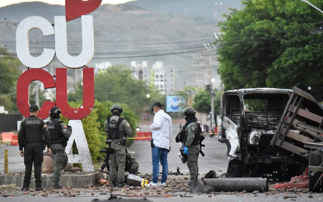 At least 11 wounded by Colombia car bomb days before presidential election
