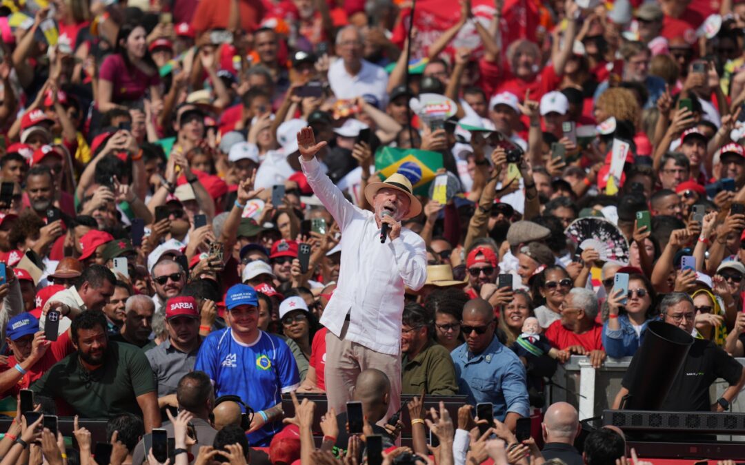 Brazil: Lula, Bolsonaro return to strongholds to launch runs for president
