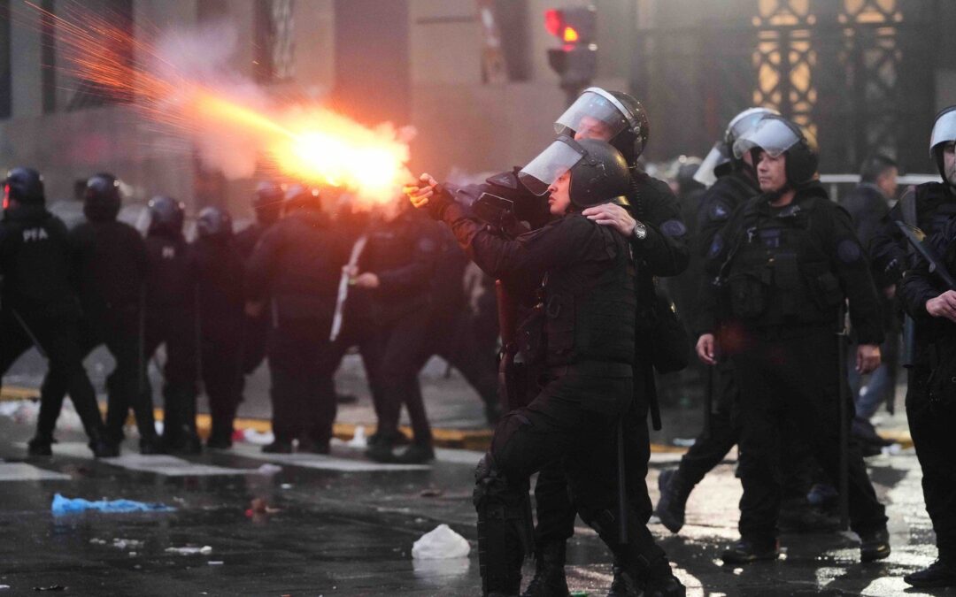 Police in Argentina use tear gas to stop protesters