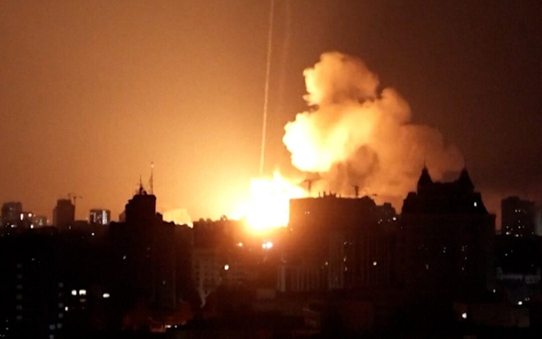 Video shows Russian missile strike on Ukrainian capital