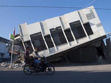 Thousands in Indonesia await aid after quake kills 54, overshadowing Independence Day