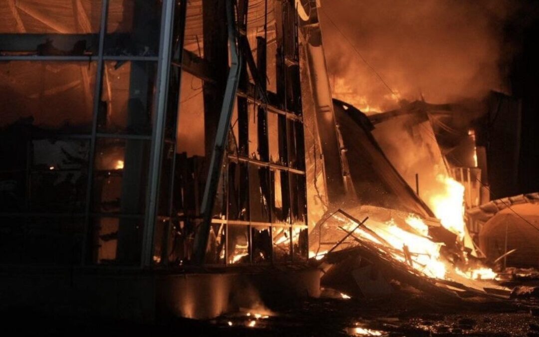 Fire engulfs Zaporizhzhia shopping centre after Russian strike
