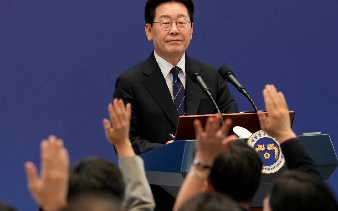 South Korea says US-North Korea talks possible, rules out Hormuz deployment