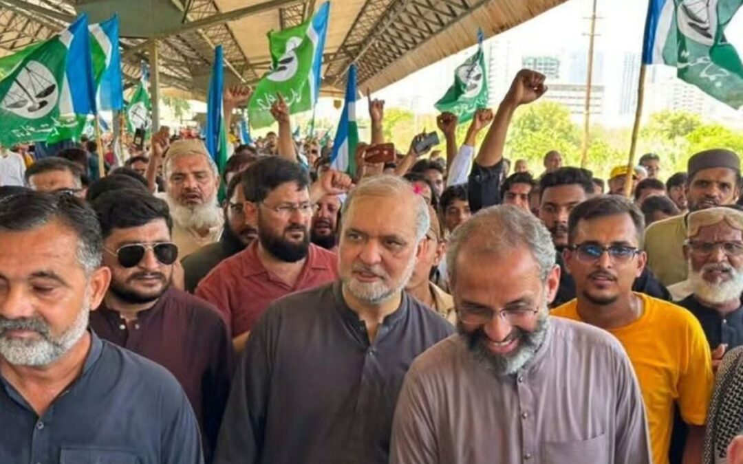 Protesters march on Islamabad over soaring fuel prices