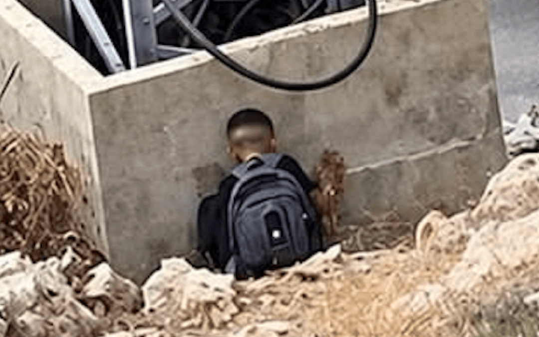 Al Jazeera speaks to Palestinian schoolboy from viral photograph