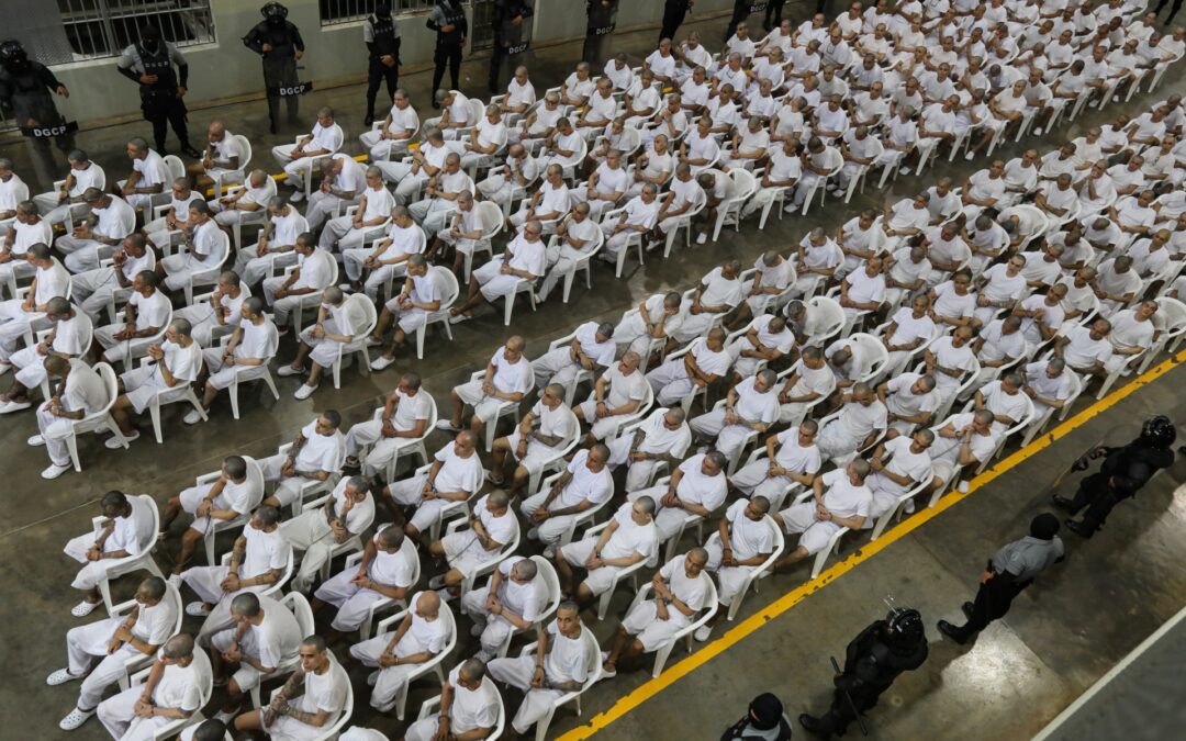In El Salvador’s mass trials, lawyers struggle to defend hundreds