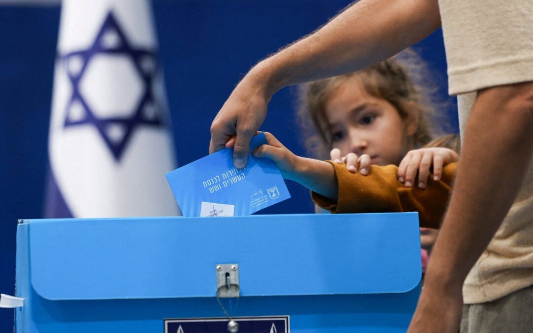 Israelis begin voting as Netanyahu fights for political survival