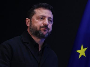 Zelenskyy urges support for new US sanctions on Russia after Trump puts them on hold